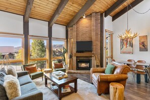 TV, fireplace, DVD player