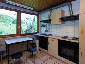 Casa | Cocina privada | Microondas, lavavajillas, cafetera y tetera y periquera 