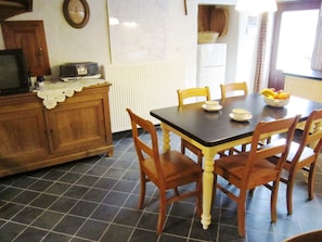 Dining - Homely Cottage in Fauvillers With Private Garden (Fauvillers)