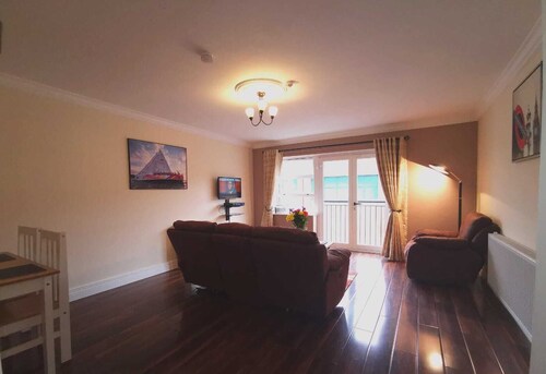 City center 2 bed apartment