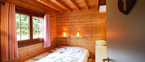 Chalet | 4 bedrooms, individually furnished