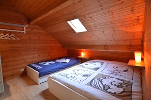 Chalet | 4 bedrooms, individually furnished, bed sheets