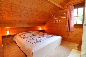 Chalet | 4 bedrooms, individually furnished, bed sheets - Chalet in Ardennes With Sauna & Garden (Waimes)