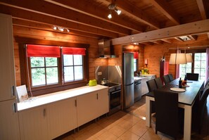 Chalet | Private kitchen | Microwave, dishwasher, coffee/tea maker, high chair
