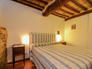 Casa | 2 quartos, individualmente mobiliados, roupa de cama