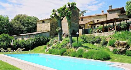 Stunning Holiday Home in Umbria with Hot Tub