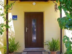 Apartment | Exterior