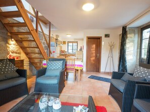 Unclassified image, 5 of 21, button - Detached House With Private Terrace on the Estate. Peace, Nature and Privacy (Oliveira do Hospital)