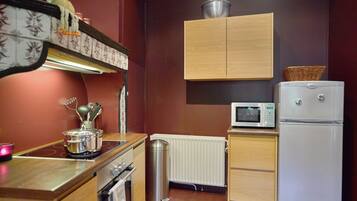 House | Dapur peribadi | Kerusi tinggi