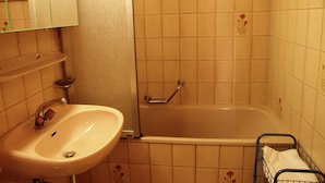 Unclassified image, 4 of 16, button - Valley-view Apartment in Blatten bei Naters With Open Kitchen (Naters)