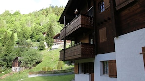 Unclassified image, 2 of 16, button - Valley-view Apartment in Blatten bei Naters With Open Kitchen (Naters)