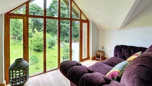 Room - Bright Holiday Home in Saint Kew With Fireplace (Bodmin)