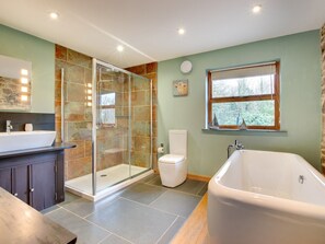 Ferienhaus | Badezimmer | Haartrockner, Handtücher