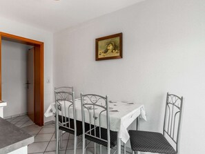 Apartment | Dining