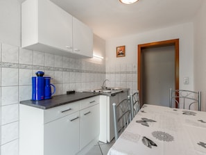 Apartment | Eigene Küche | Hochstuhl