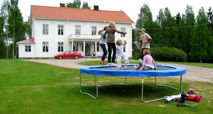 A Grand Getaway for Family and Friends
