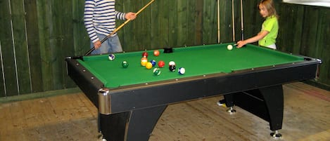 House | Game room