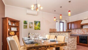 Dining - Comfortable Family Home With Pool and Garden, Covered Grill and Dining Area (Barban)