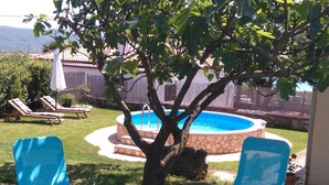 Outdoor pool - Comfortable Family Home With Pool and Garden, Covered Grill and Dining Area (Barban)