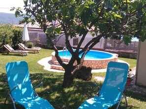 Outdoor pool - Comfortable Family Home With Pool and Garden, Covered Grill and Dining Area (Barban)