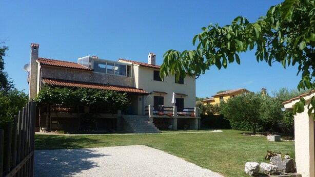 Exterior - Comfortable Family Home With Pool and Garden, Covered Grill and Dining Area (Barban)