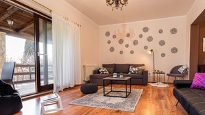 Fireplace - Comfortable Family Home With Pool and Garden, Covered Grill and Dining Area (Barban)