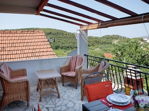 Balcony - Central Apartment in Okrug Donji near Beach (Okrug)