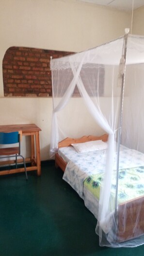 1 bedroom, WiFi, bed sheets - Kigali Serene Budget Home (Kigali)