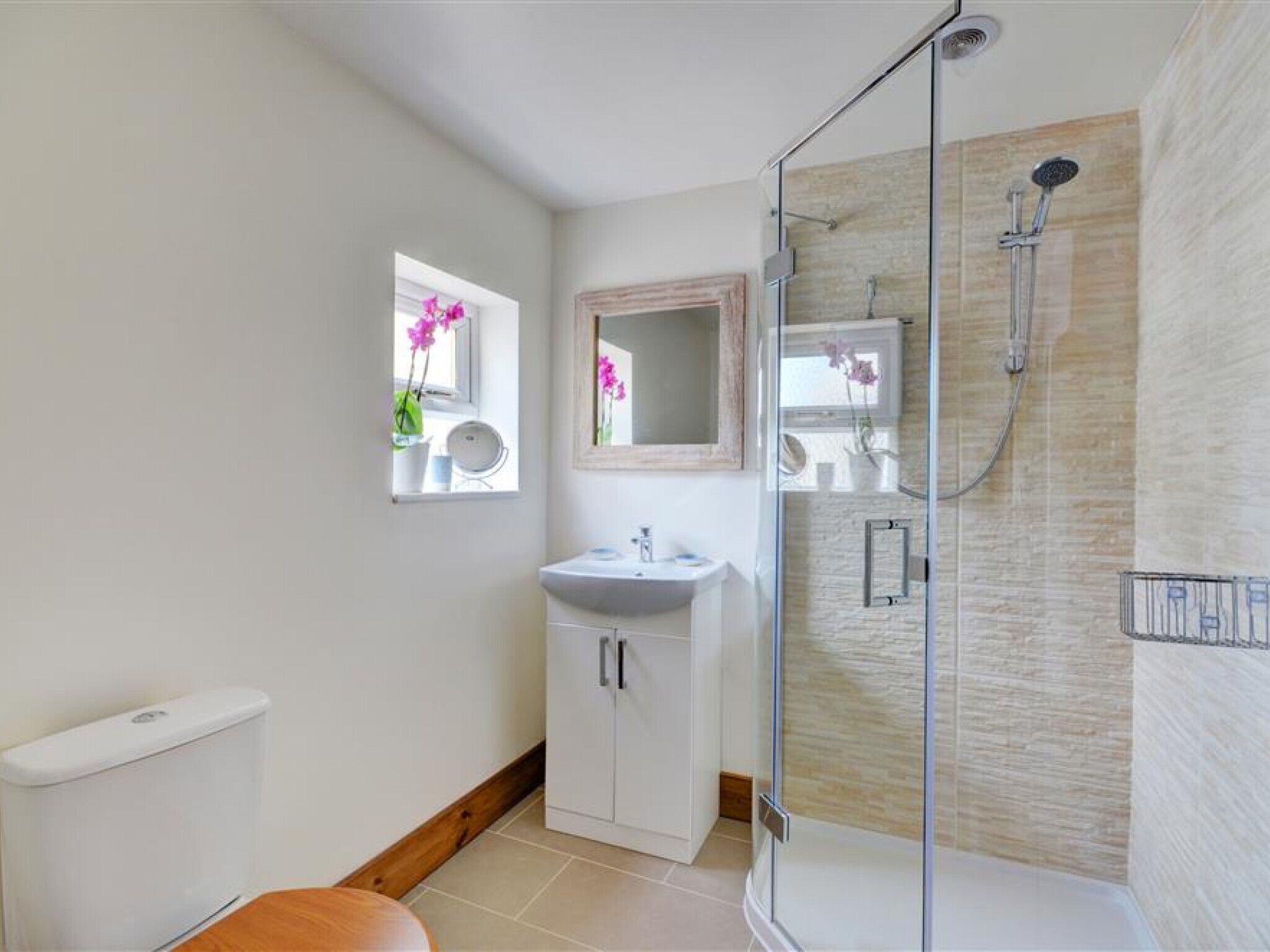 Shower, towels