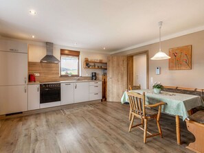 House | Private kitchen | High chair - Vacation Home With Garden in Beautiful Sauerland (Kirchhundem)
