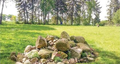 Geraeumige Ferienwohnung in Boddin mit Garten