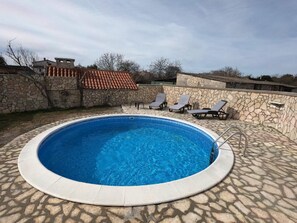 House | Pool | Indoor pool, outdoor pool - Attractive Holiday Home with Pool, Hot Tub, Patio, Courtyard (Vodnjan)