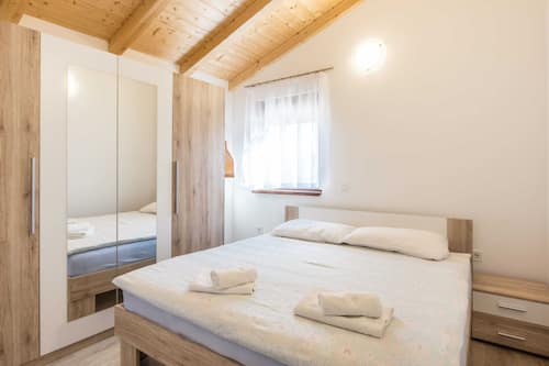 House | 2 bedrooms, individually furnished, bed sheets