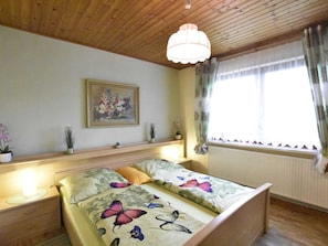 House | 1 bedroom, individually furnished - Quaint Farmhouse in Kühlungsborn near Beach (Kuehlungsborn)