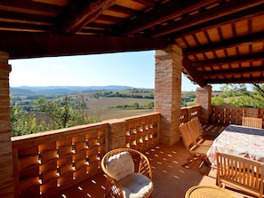 House | Balcony - Spacious Holiday Home in Umbria With Private Pool (Marsciano)