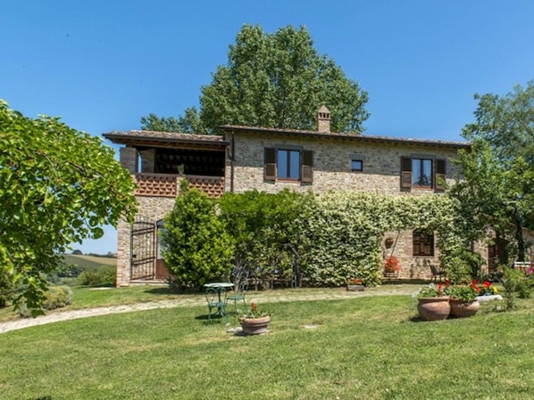 House | Exterior - Spacious Holiday Home in Umbria With Private Pool (Marsciano)