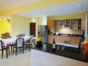 Dining - Elegant Holiday Home in Castellammare del Golfo near Beach (Castellammare del Golfo)