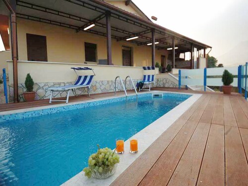 Elegant Holiday Home in Castellammare del Golfo near Beach