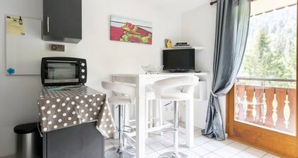 Inviting Apartment in Morzine With Balcony