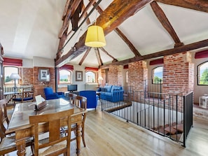 Dining - Heritage Apartment in Sandigliano With Garden (Sandigliano)