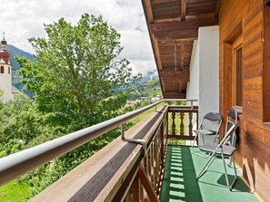 Balcony - Simplistic Apartment in Fließ near Gachenblick Mountain (Fliess)