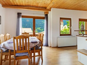 Dining - Simplistic Apartment in Fließ near Gachenblick Mountain (Fliess)