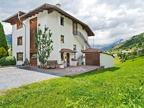 Exterior - Simplistic Apartment in Fließ near Gachenblick Mountain (Fliess)