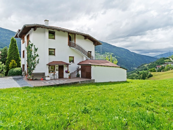 Exterior - Simplistic Apartment in Fließ near Gachenblick Mountain (Fliess)