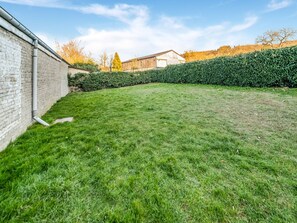 Cottage | Garden