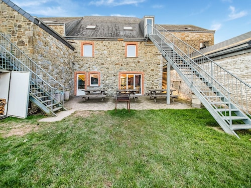 Rustic Estate With Sauna