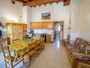Apartment | Private kitchen - Alpine Bliss: A Cosy Retreat (Antey-Saint-Andre)