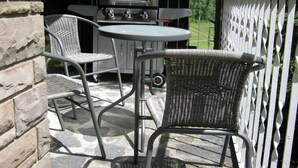 Apartment | Balcony - Modern Apartment in Immerath Eifel With Paved Garden (Immerath)