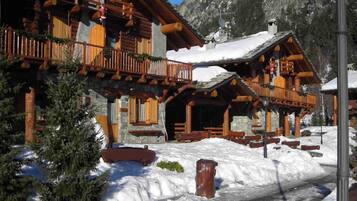 Chalet | Exterior