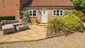 Exterior - Cosy Cottage With Nice Terrace in the Village of Swannington (Norwich)